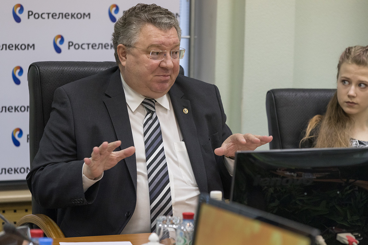 Ректор отметил, что необходимо создавать искусственный интеллект, работающий эффективнее, чем сам человек Ректор отметил, что необходимо создавать искусственный интеллект, работающий эффективнее, чем сам человек