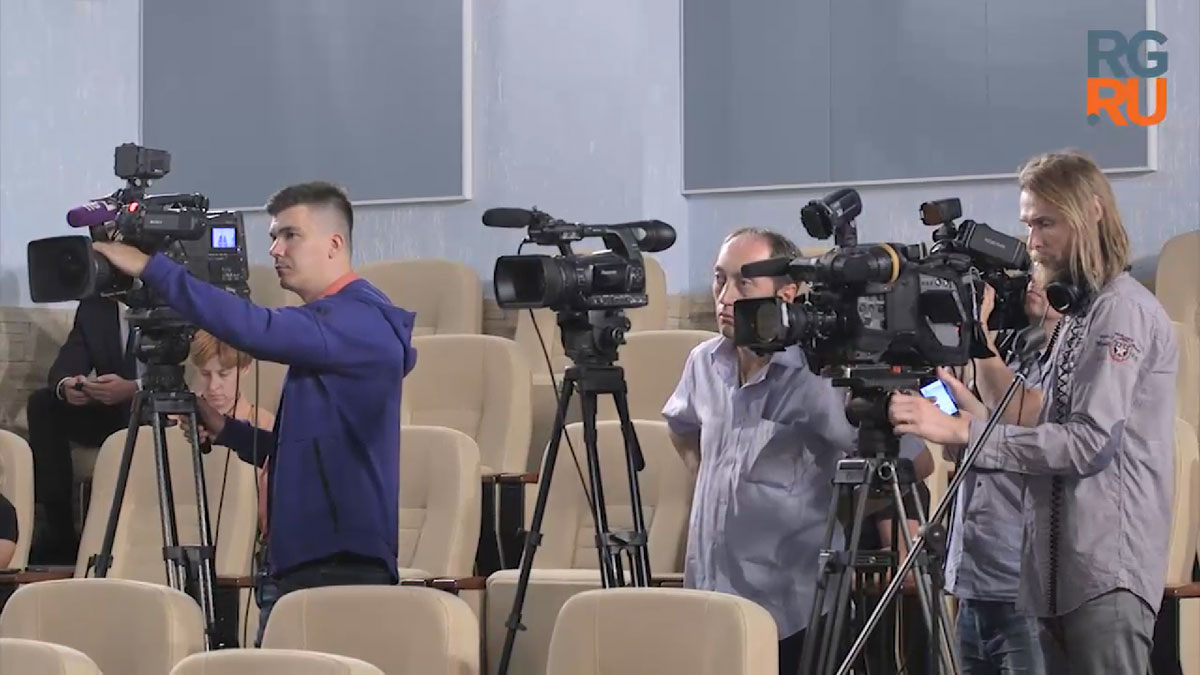 Пресс-конференцию освещали журналисты региональных и федеральных СМИ