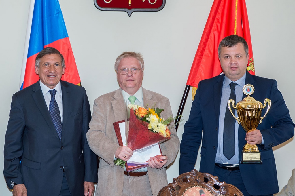 Председатель Комитета по физической культуре и спорту Ю.В. Авдеев, проректор, пресс-секретарь СПбПУ Д.И. Кузнецов, директор ИФКСТ В.П. Сущенко Председатель Комитета по физической культуре и спорту Ю.В. Авдеев, проректор, пресс-секретарь СПбПУ Д.И. Кузнецов, директор ИФКСТ В.П. Сущенко