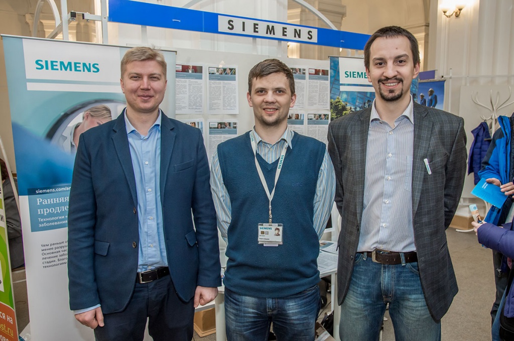 Представители компании Siemens на Ярмарке вакансий СПбПУ