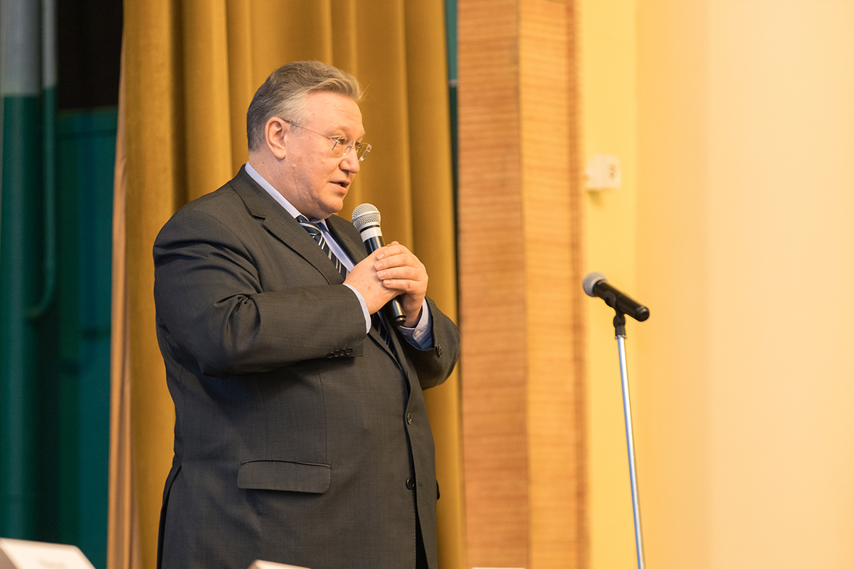 Участников конкурса приветствовал вице-президент Санкт-Петербурга С.Н. МОВЧАН Участников конкурса приветствовал вице-президент Санкт-Петербурга С.Н. МОВЧАН