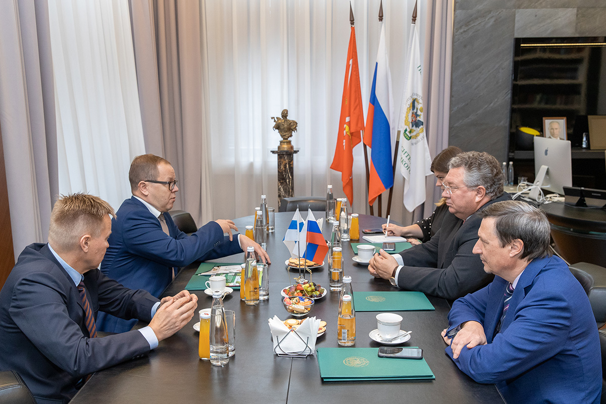 В ходе переговоров стороны отметили приоритетность развития сотрудничества по новым образовательным программам и областям исследований 