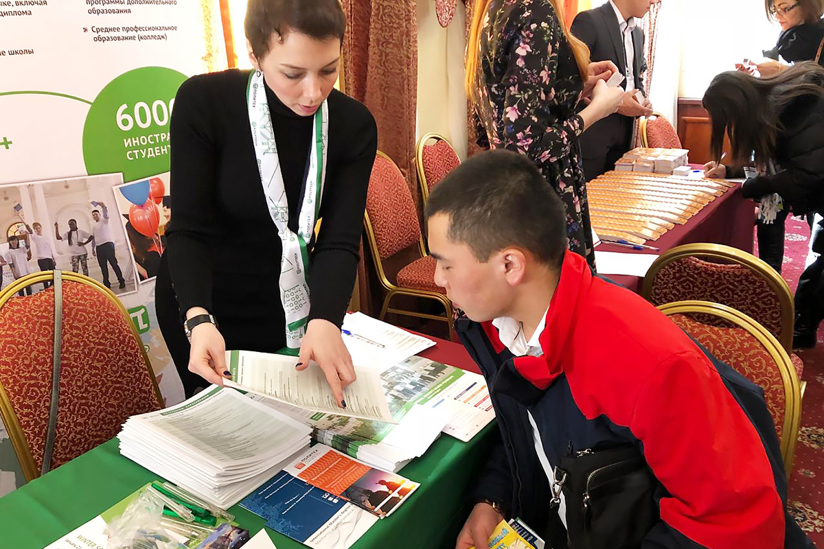 Сотрудники СПбПУ приняли участие в образовательной выставке в Бишкеке 