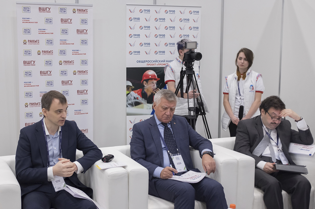 М. Дюльдин рассказал об олимпиаде «Я – профессионал» на круглом столе проектов открытой платформы Россия – страна возможностей 