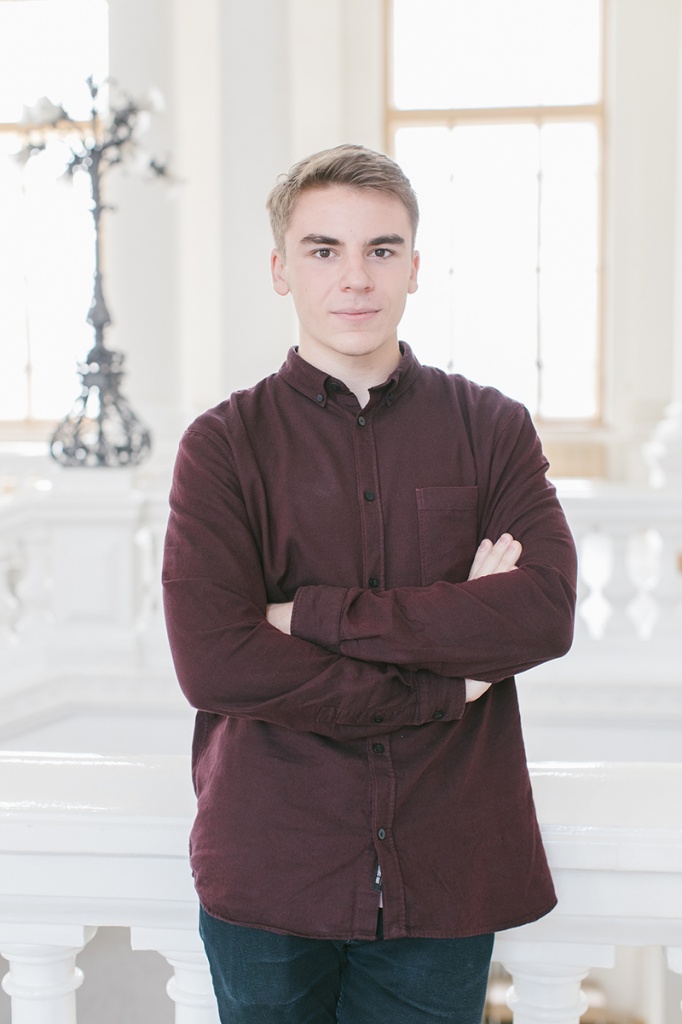 Дмитрий Бурнацев, студент 3 курса ИПМЭиТ, замруководителя тьюторской службы СПбПУ Дмитрий Бурнацев, студент 3 курса ИПМЭиТ, замруководителя тьюторской службы СПбПУ