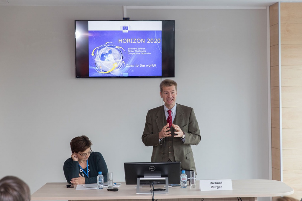 О программе Горизонт 2020 рассказал советник по науке и инновациям Представительства ЕС в России Ричард Бургер