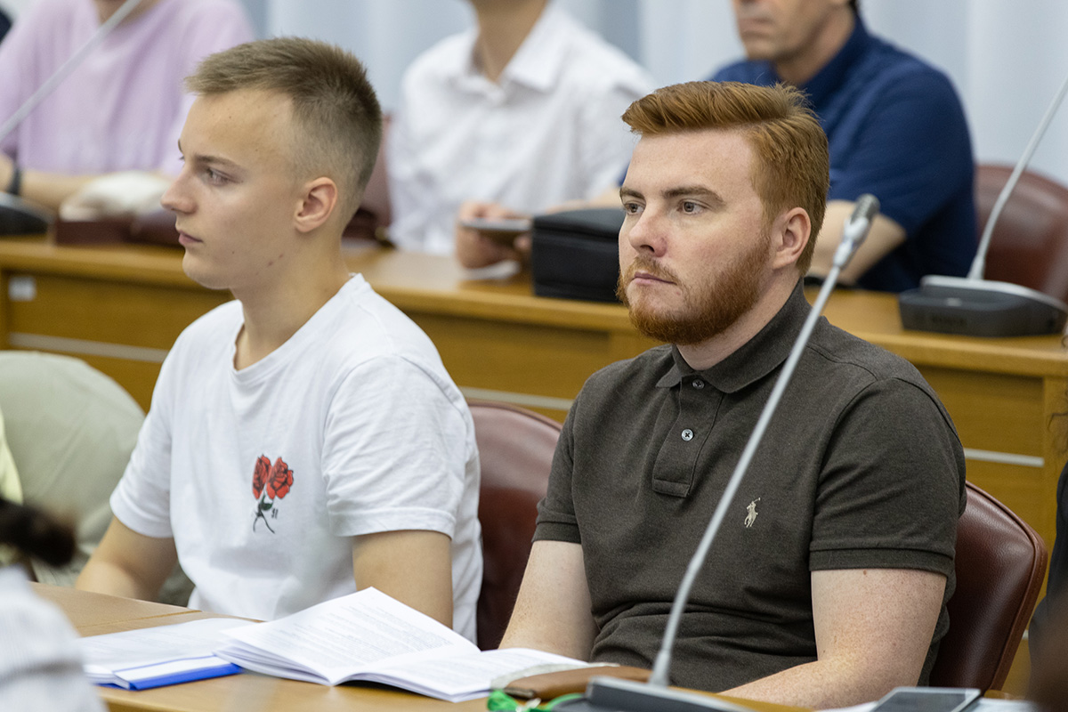 В конференции традиционно участвуют молодые ученые В конференции традиционно участвуют молодые ученые