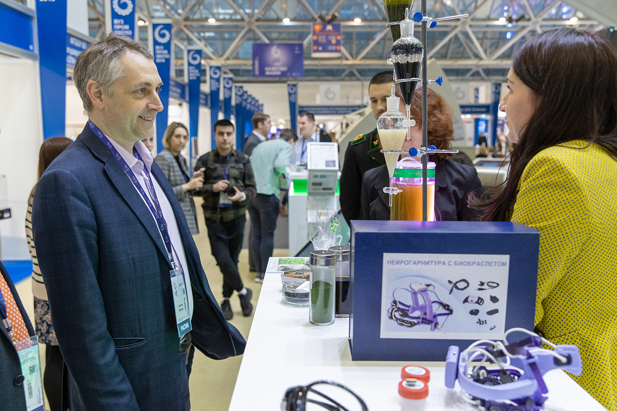 Виталий СЕРГЕЕВ на выставке ВУЗПРОМЭКСПО 