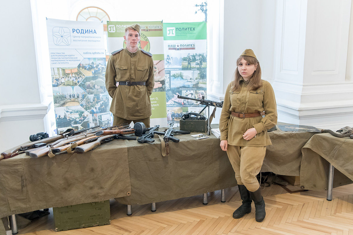 Военно-исторический клуб «Наш Политех» развернул в фойе Главного здания выставку 