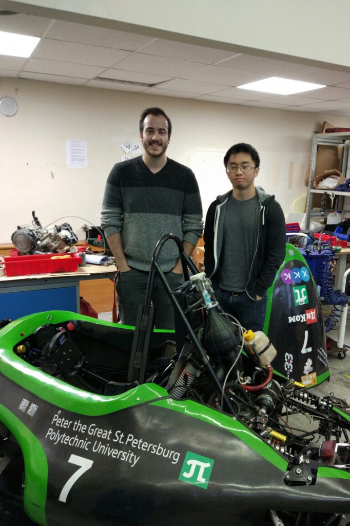 Александр Даниель Ривер и Джек Тао помогали команде Политеха строить второй гоночный болид