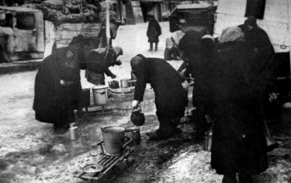 Водозаборная колонка на территории института Водозаборная колонка на территории института