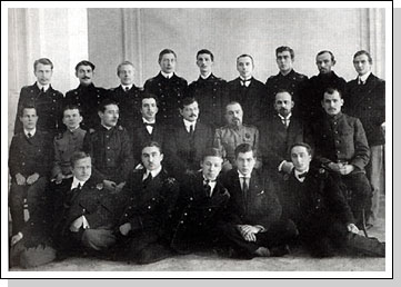 Первый выпуск политехников -радиотелеграфистов. 1915 Первый выпуск политехников -радиотелеграфистов. 1915