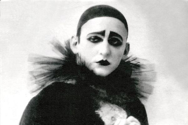 Кумир эстрады первой половины XX века Александр Вертинский Кумир эстрады первой половины XX века Александр Вертинский