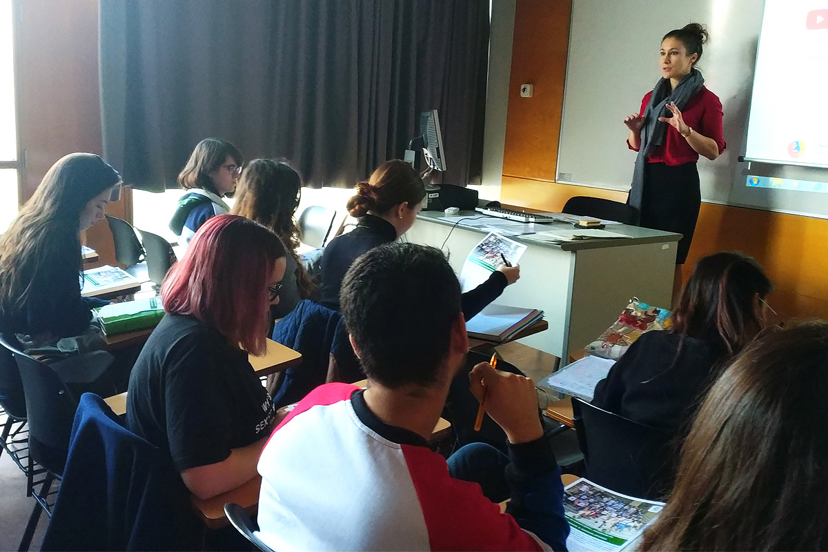 Координатор Международной политехнической летней школы Т. Коваленко провела рассказала о программах СПбПУ испанским студентам 