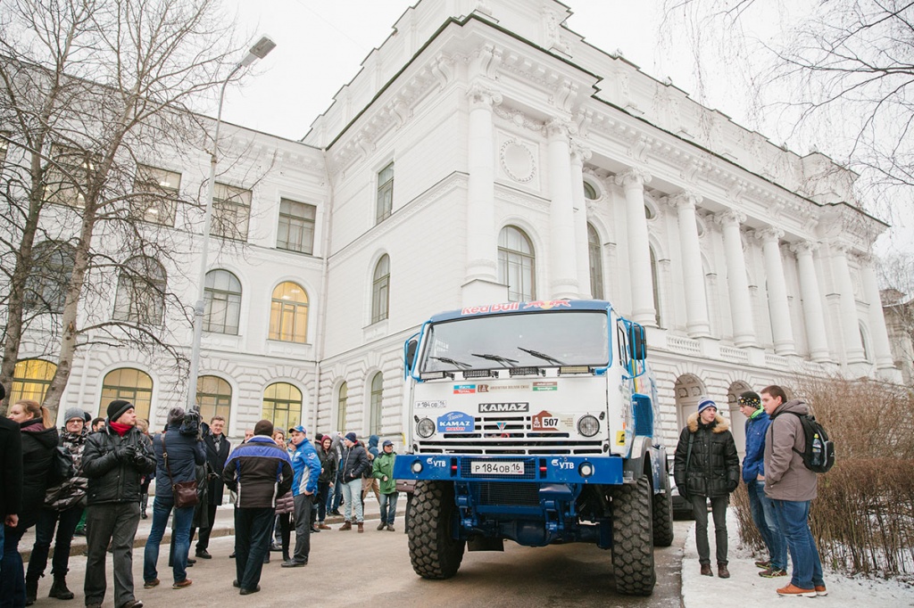 Появление спортивного грузовика на территории Политеха стало целым событием