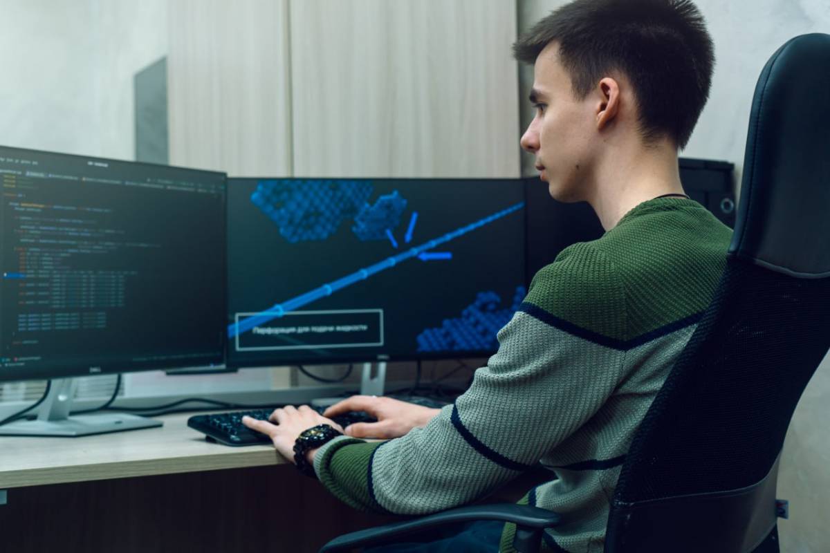 Сотрудники центра ведут работы по разработке математических моделей Сотрудники центра ведут работы по разработке математических моделей