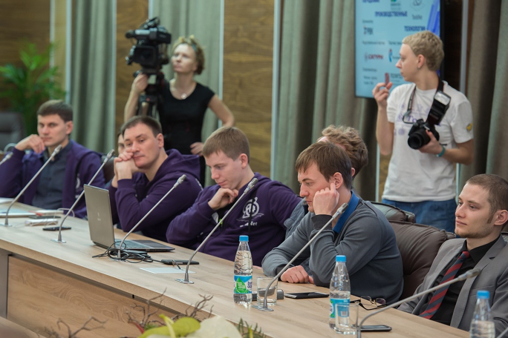 Участники финала трека TechNet вместе с экспертами будут дорабатывать и совершенствовать свои проекты Участники финала трека TechNet вместе с экспертами будут дорабатывать и совершенствовать свои проекты