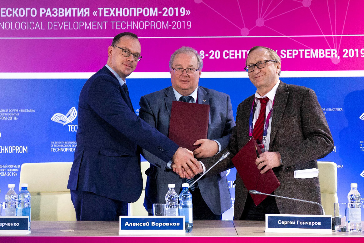 Политех заключил ряд стратегически важных соглашений на международном форуме «Технопром-2019» 