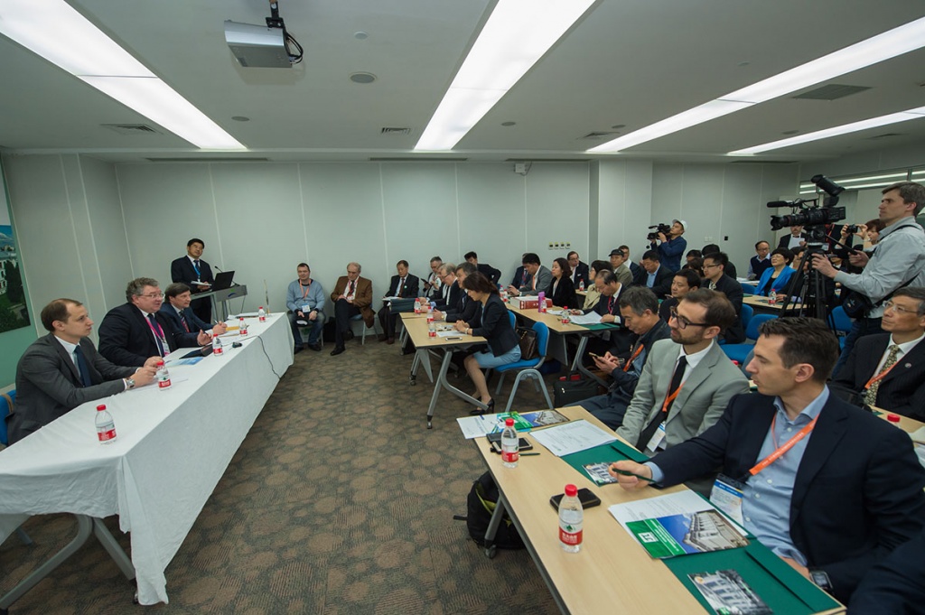 Руководство СПбПУ приняло участие круглом столе с представителями китайских университетов, администраций, кластеров и предприятий