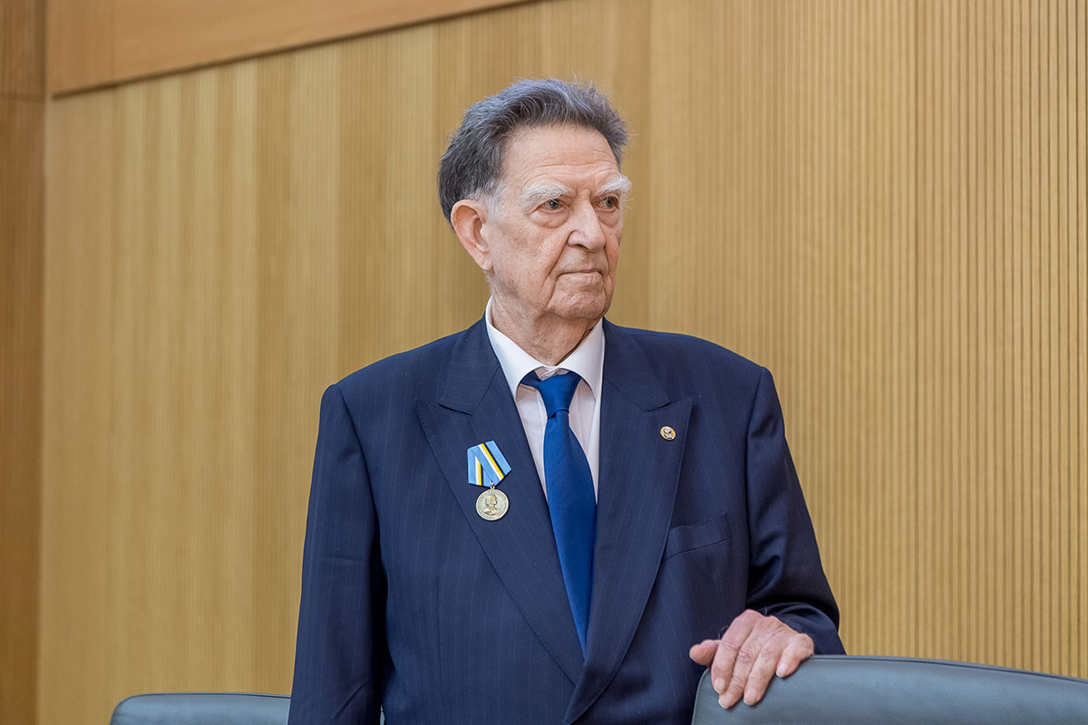Ю.С. Васильев отметил 90-летие Ю.С. Васильев отметил 90-летие