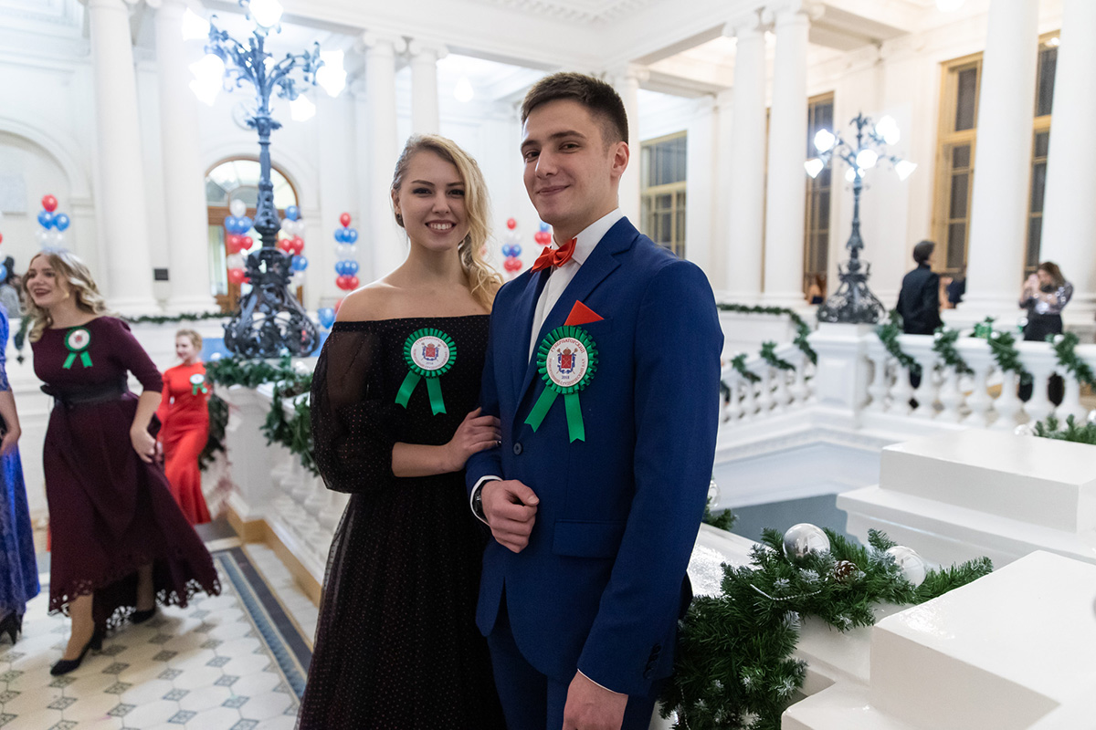 Юлия Филиппова с кавалером Юлия Филиппова с кавалером