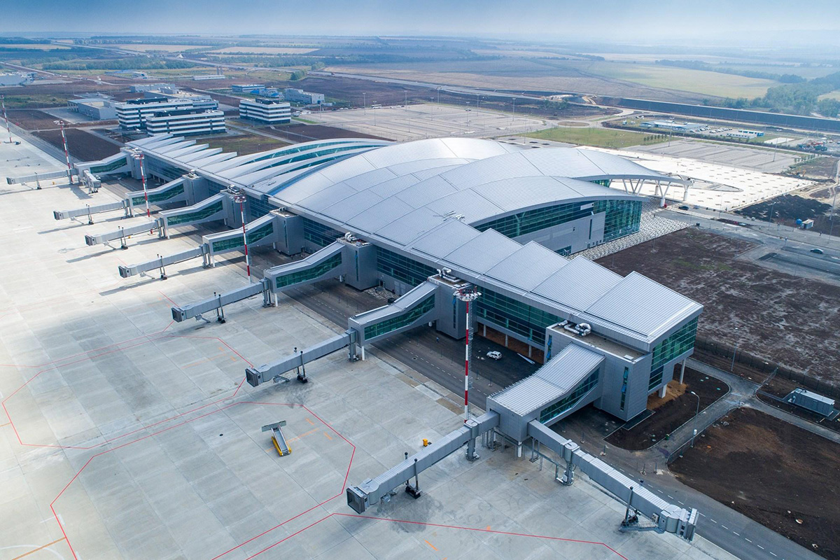 Здание аэропорта в Ростове-на-Дону 