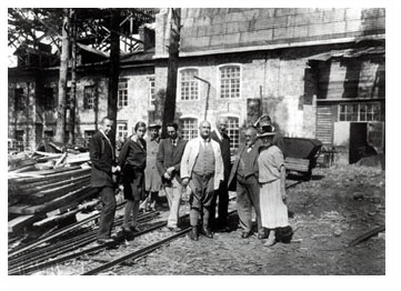 А.Ф. Иоффе на строительстве ФТИ. 1920-е
