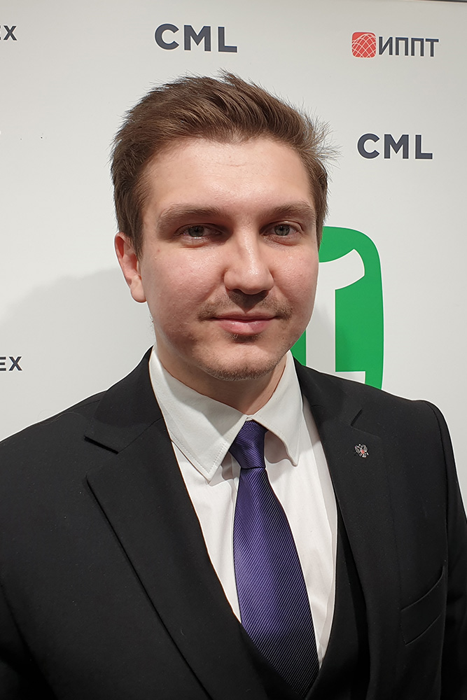 Максим Тихонов Максим Тихонов