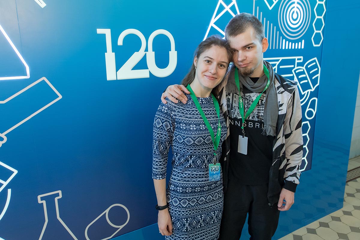 Выпускники ИФНиТ 2018 года Антонина ПИВОВАРОВА и Григорий ГУСЕВ