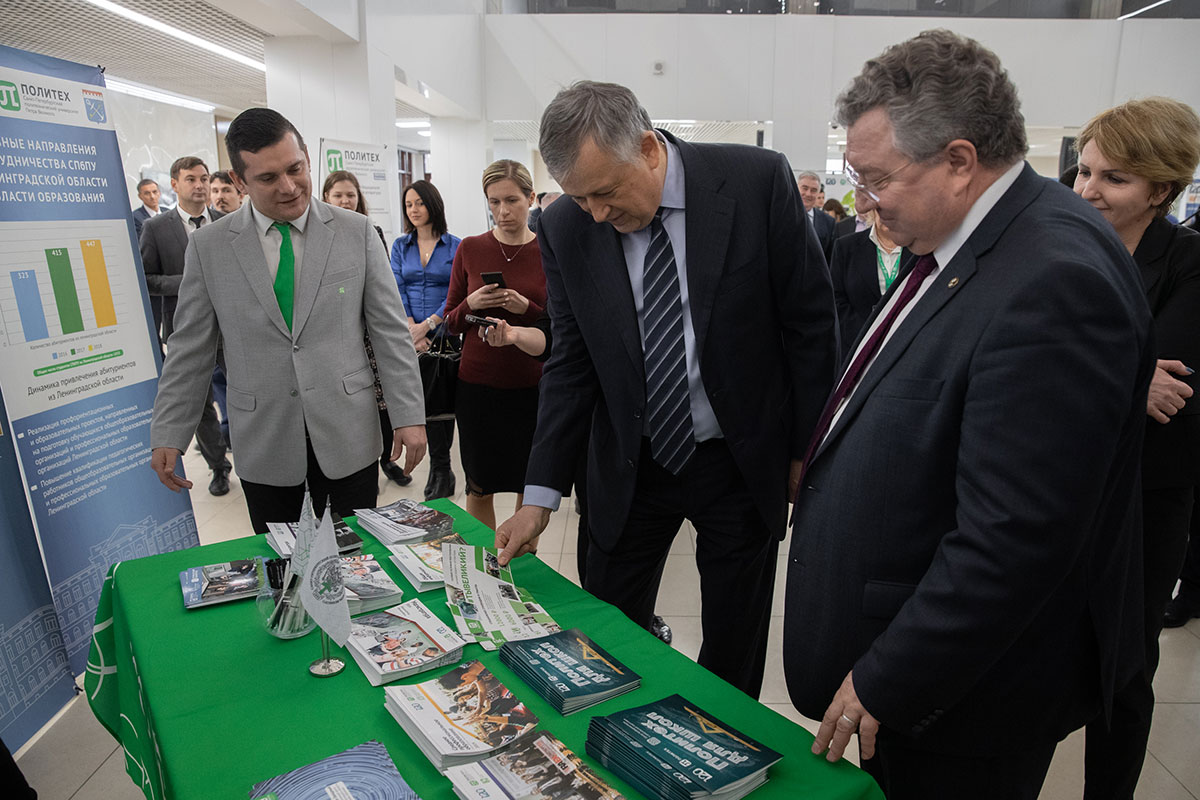 О современных образовательных технологиях рассказал директор Центра профориентации и довузовской подготовки Дмитрий ТИХОНОВ О современных образовательных технологиях рассказал директор Центра профориентации и довузовской подготовки Дмитрий ТИХОНОВ