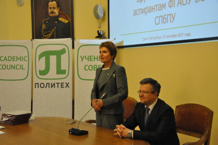 Проректор по образовательной деятельности СПбПУ Е.М. РАЗИНКИНА поздравила аспирантов Проректор по образовательной деятельности СПбПУ Е.М. РАЗИНКИНА поздравила аспирантов