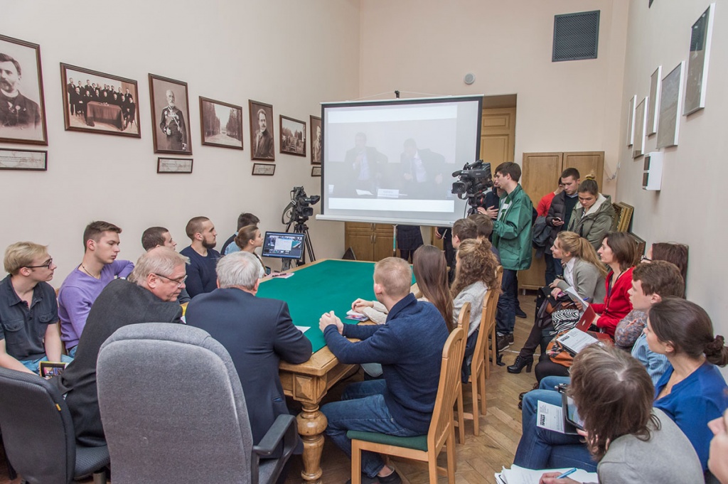 Телемост Москва-Санкт-Петербург с участием заместителя министра образования и науки РФ А.А.Климова