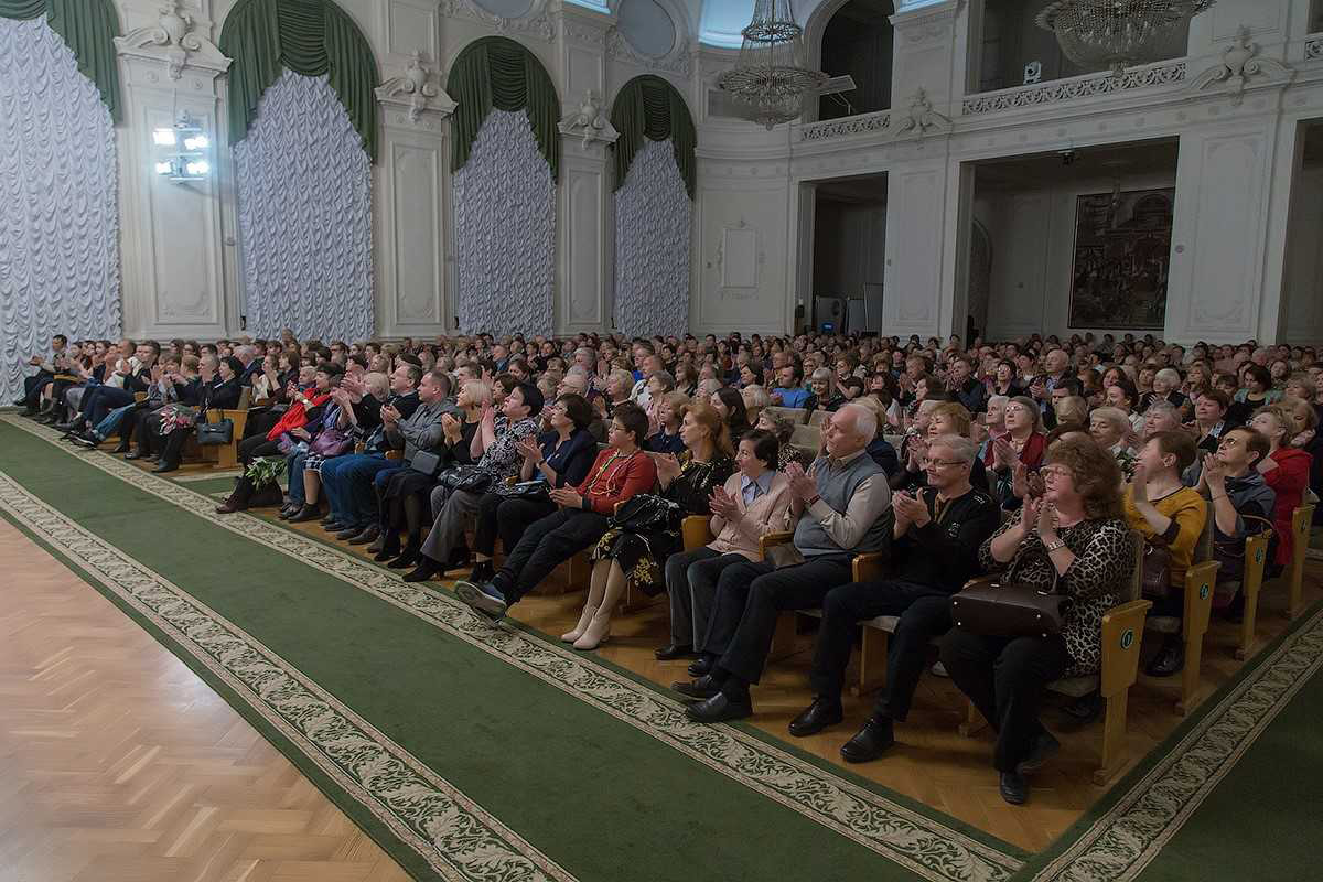 Живое и сильное слово Пушкина в соавторстве с Авангардом ЛЕОНТЬЕВЫМ отозвалось в сердцах слушателей 