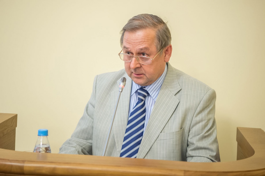 Председатель экспертно-кадровой комиссии, директор ИФНиТ С.Б. Макаров