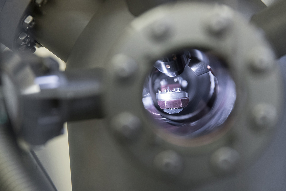 Ученые СПбПУ изучили образование наночастиц серебра в ионообменном стекле