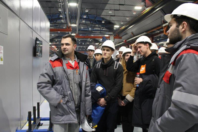 В рамках подписания соглашения для учащихся Естественно-научного лицея СПбПУ была организована экскурсия на производство В рамках подписания соглашения для учащихся Естественно-научного лицея СПбПУ была организована экскурсия на производство