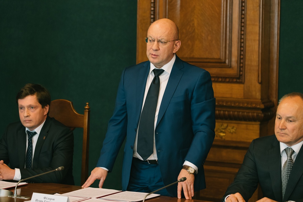 Гендиректор ГУП ТЭК И.Г. Федоров пояснил, что одна из важных задач ЦИНПЭТ - привлечение инвестиций в топливно-энергетический комплекс Гендиректор ГУП ТЭК И.Г. Федоров пояснил, что одна из важных задач ЦИНПЭТ - привлечение инвестиций в топливно-энергетический комплекс