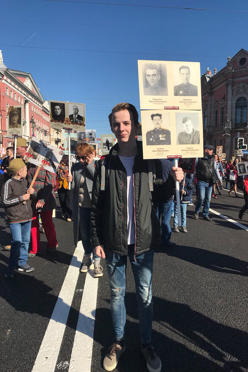 Студенты Политеха несли в Бессмертном полку не только портреты своих родственников-фронтовиков, но и политехников, не доживших до славного Дня Победы