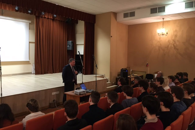 В средней школе при Посольстве РФ во Франции ректор СПбПУ А.И. Рудской прочитал лекцию и ответил на вопросы о современном российском инженерном образовании В средней школе при Посольстве РФ во Франции ректор СПбПУ А.И. Рудской прочитал лекцию и ответил на вопросы о современном российском инженерном образовании