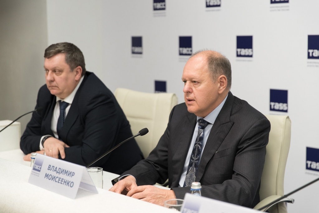 И.А. Наркевич и В.М. Моисеенко на пресс-конференции в ТАСС 