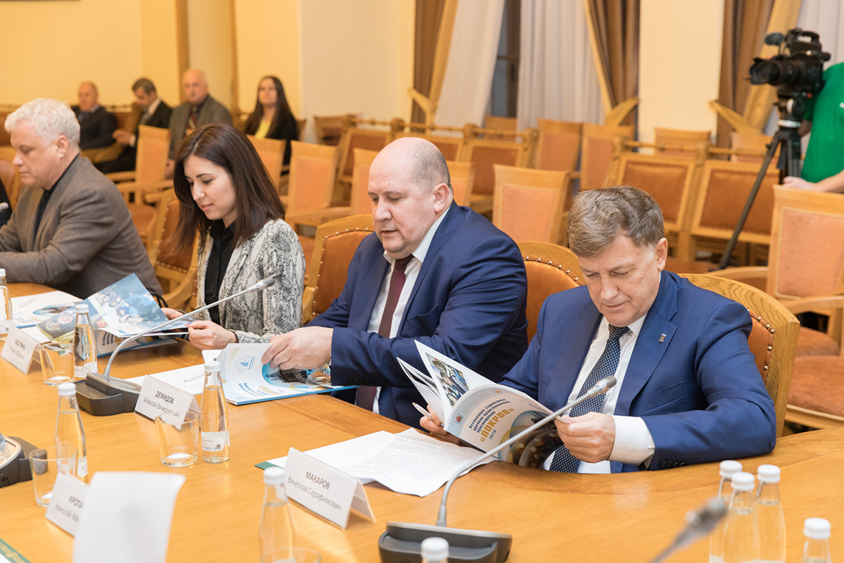 Духовно-нравственному воспитанию молодежи особое внимание уделяют городские власти Духовно-нравственному воспитанию молодежи особое внимание уделяют городские власти