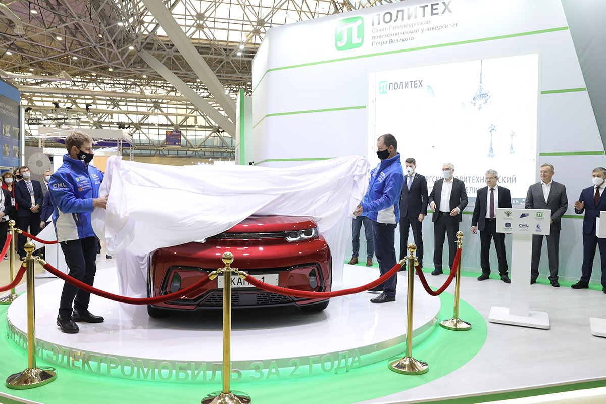 Специалисты Центра НТИ СПбПУ под руководством Алексея БОРОВКОВА в кратчайшие (по стандартам автомобилестроения) сроки – всего за два года – разработали и изготовили первый российский электромобиль