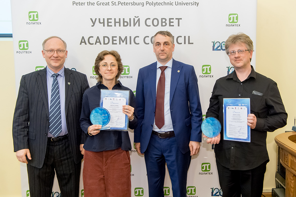 Руководители хоровых коллективов СПбПУ Александра МАКАРОВА и Игорь СОЛОВЬЕВ получили награды за победы в российских и международных конкурсах Руководители хоровых коллективов СПбПУ Александра МАКАРОВА и Игорь СОЛОВЬЕВ получили награды за победы в российских и международных конкурсах