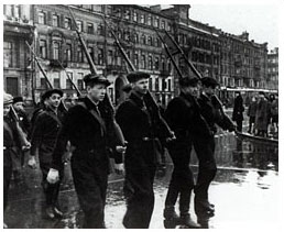 Студенческий отряд ЛПИ на занятияхпо военному делу.1943 Студенческий отряд ЛПИ на занятияхпо военному делу.1943