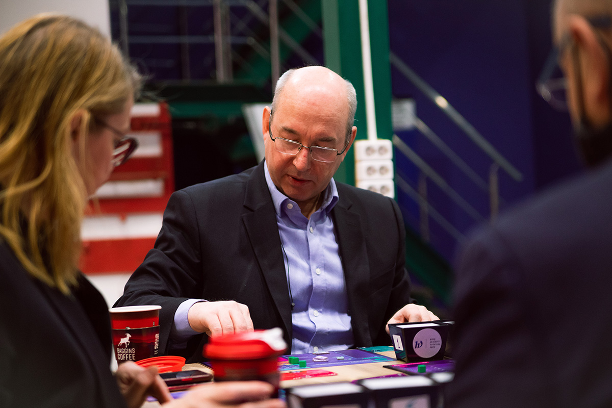 Настольная игра, разработанная командой Фонда целевого капитала МФТИ, погружает в деятельность эндаумент-фондов 