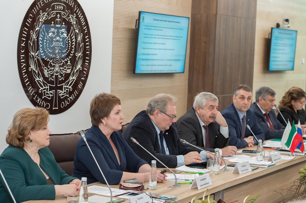Руководство СПбПУ и представители компаний-партнеров на расширенном совещании Руководство СПбПУ и представители компаний-партнеров на расширенном совещании