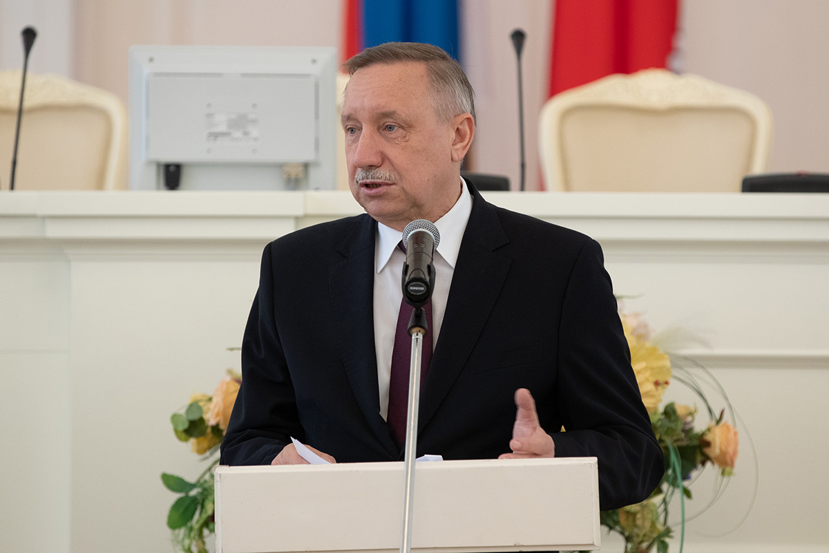 Лауреатов премии Правительства поздравил Александр БЕГЛОВ Лауреатов премии Правительства поздравил Александр БЕГЛОВ
