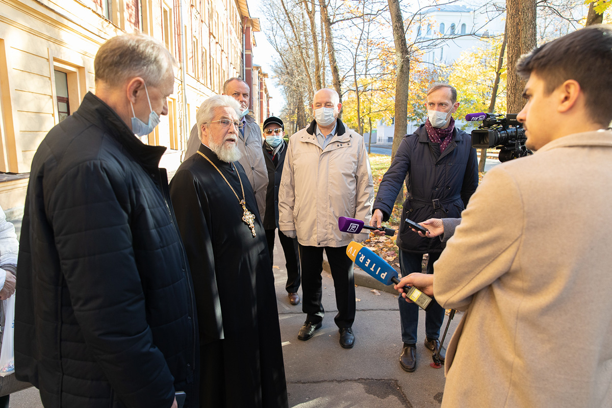 Настоятель храма Покрова Пресвятой Богородицы отец Александр 