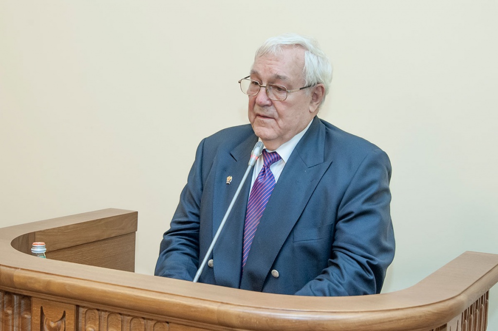 Академик и член Президиума РАН, научный руководитель Института радиотехники и электроники им. В.А.Котельникова РАН Ю.В. Гуляев Академик и член Президиума РАН, научный руководитель Института радиотехники и электроники им. В.А.Котельникова РАН Ю.В. Гуляев