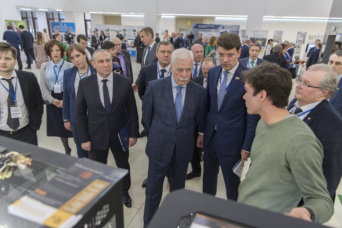 Б.В. Грызлову продемонстрировали научные разработки СПбПУ Б.В. Грызлову продемонстрировали научные разработки СПбПУ